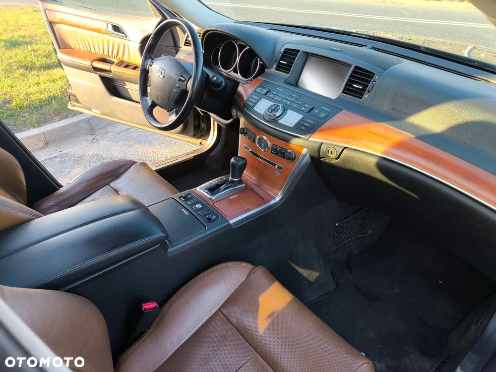 Infiniti M - 15