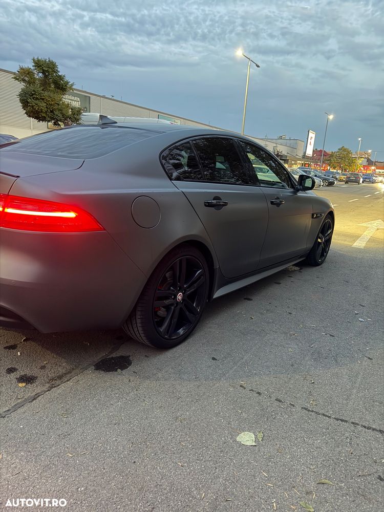 Jaguar XE 2.0 R-Sport - 3
