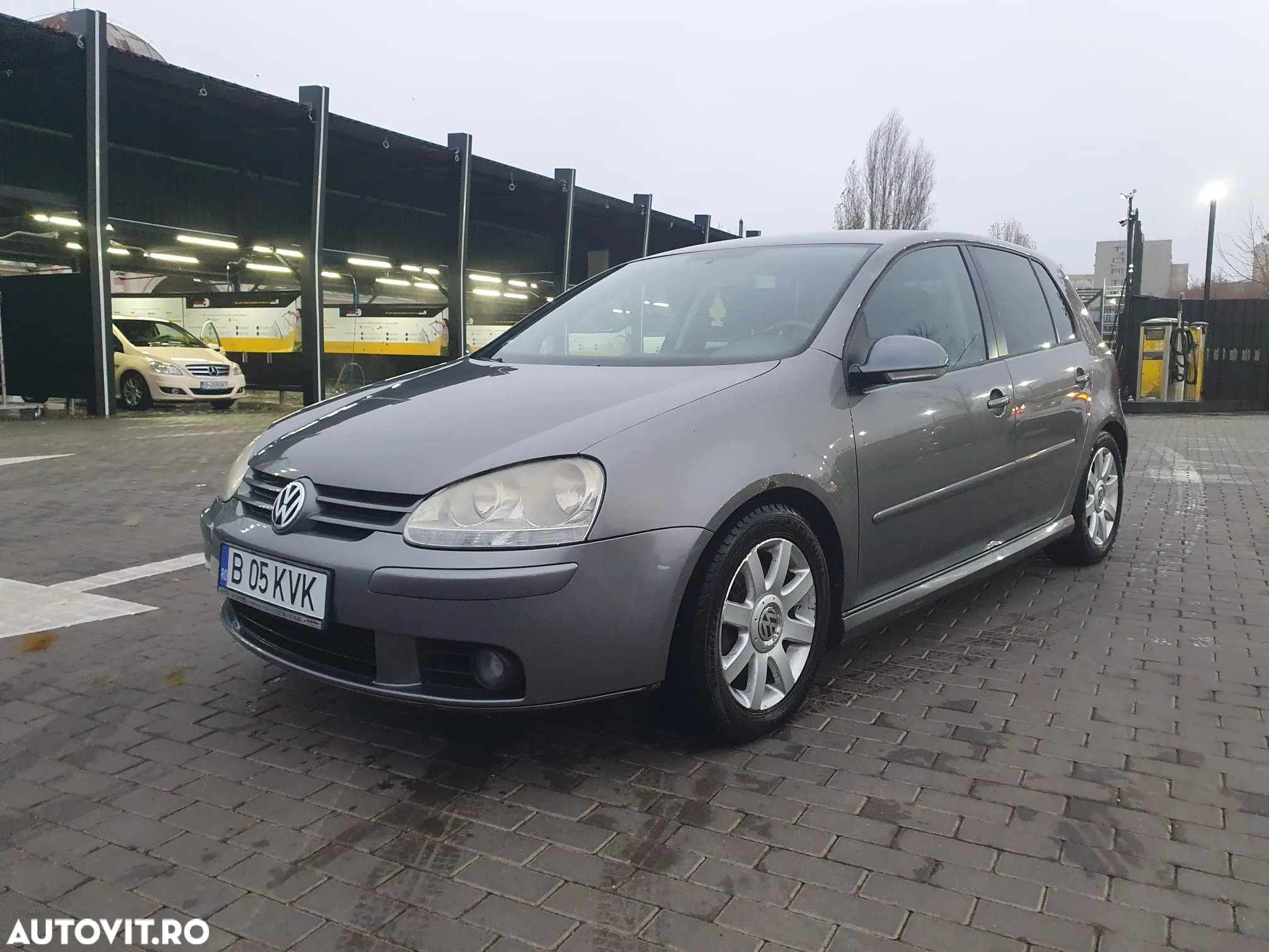 Volkswagen Golf 2.0 FSI Sportline - 8