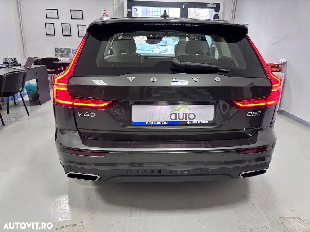 Volvo V60 V60CC B5 MHEV AT AWD Plus Bright - 6