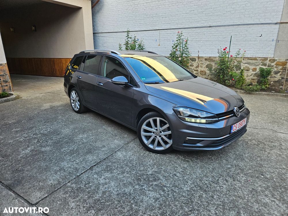 Volkswagen Golf - 1