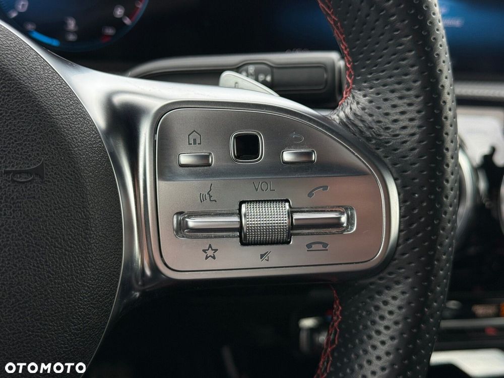 Mercedes-Benz CLA 180 AMG Line 7G-DCT - 17