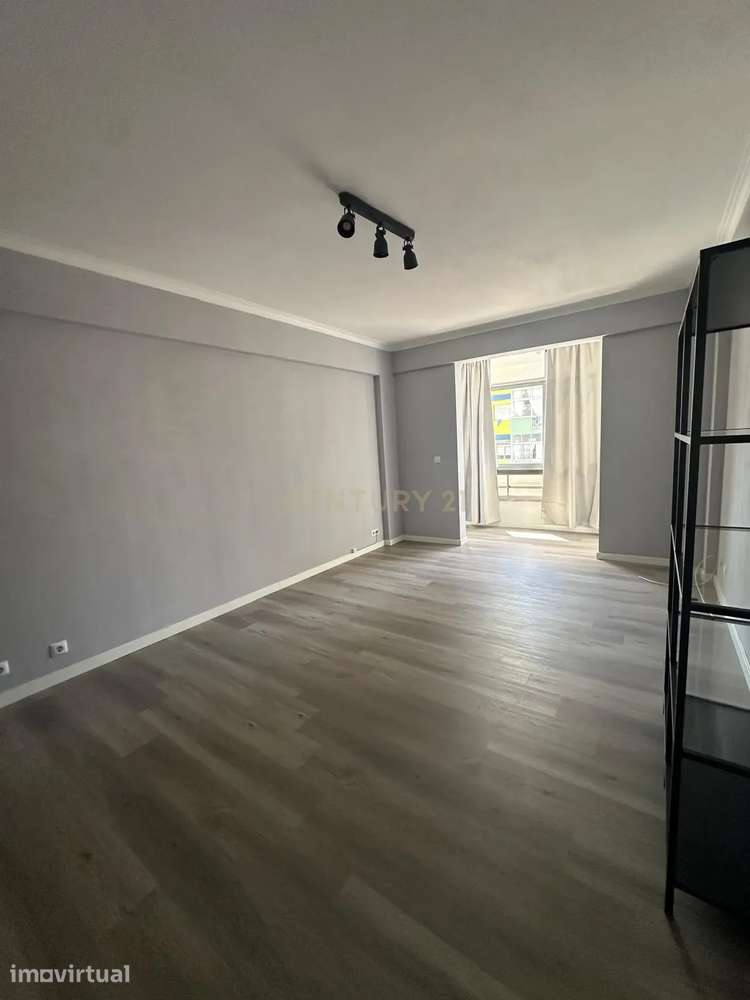 Apartamento Central com Vista na Cidade - 1100€ - Grande imagem: 2/13