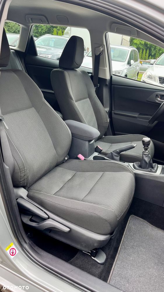 Toyota Auris - 13