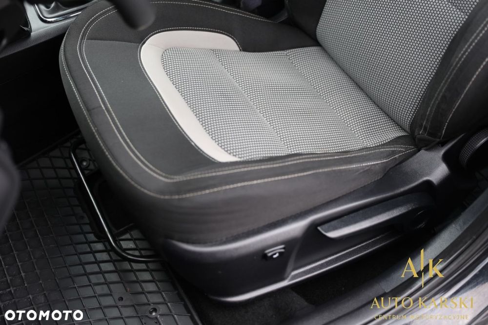 Kia Ceed - 32