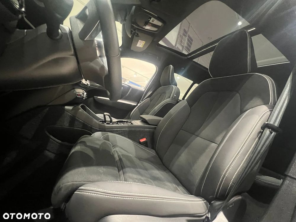 Volvo XC 40 B4 B AWD DKG RDesign - 20