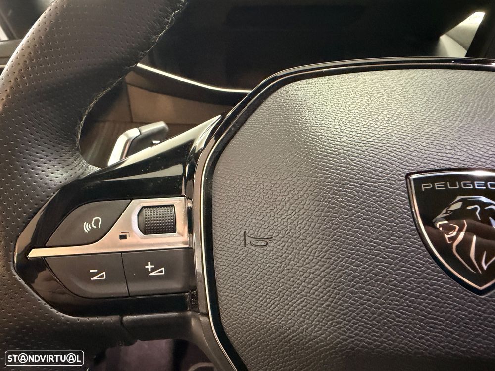 Peugeot 2008 PureTech 130 EAT8 GT - 21