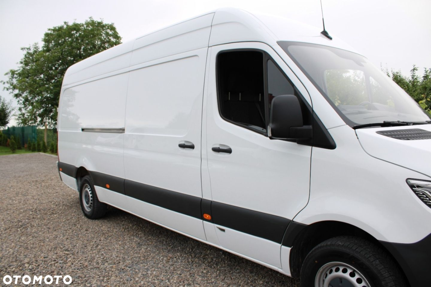 Mercedes-Benz Sprinter - 24