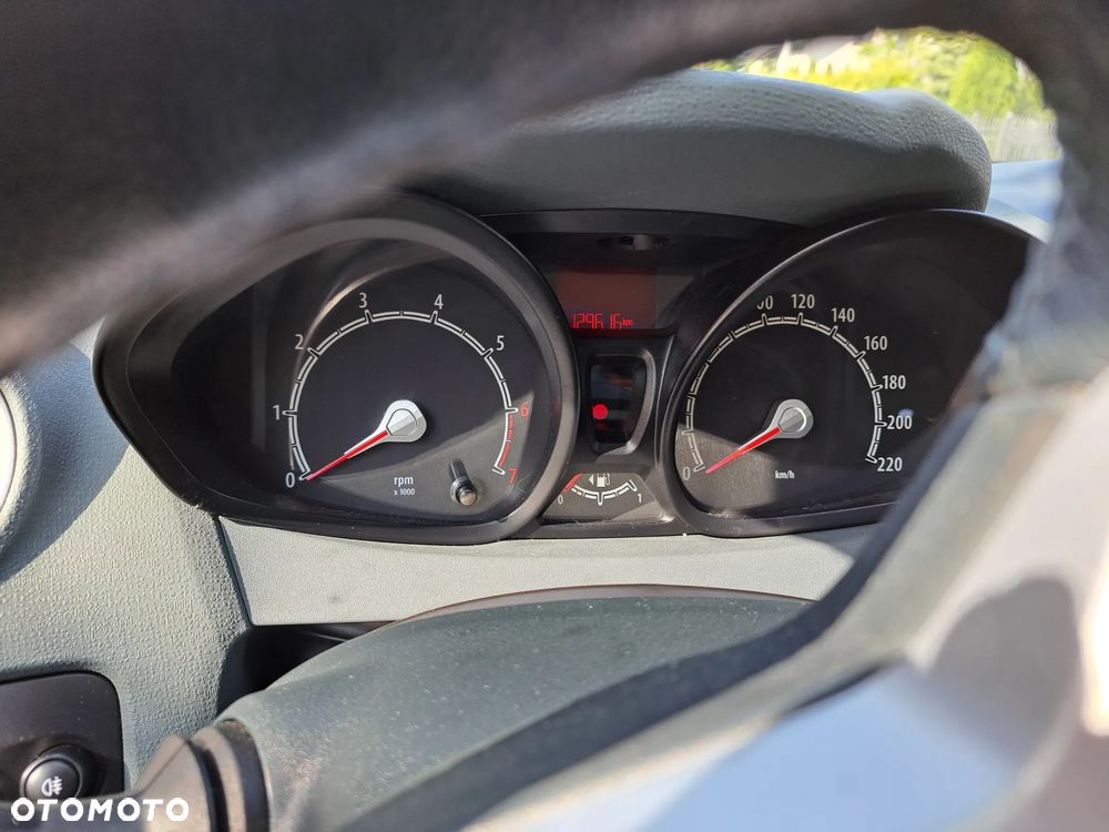 Ford Fiesta - 17