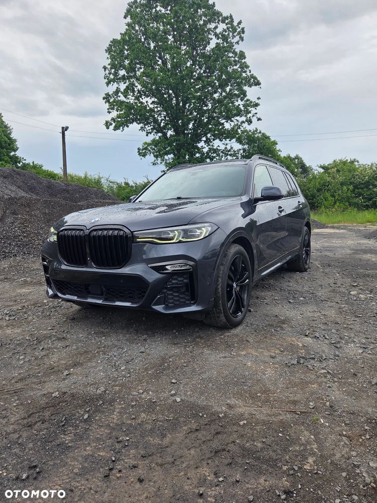 BMW X7 M50i - 1