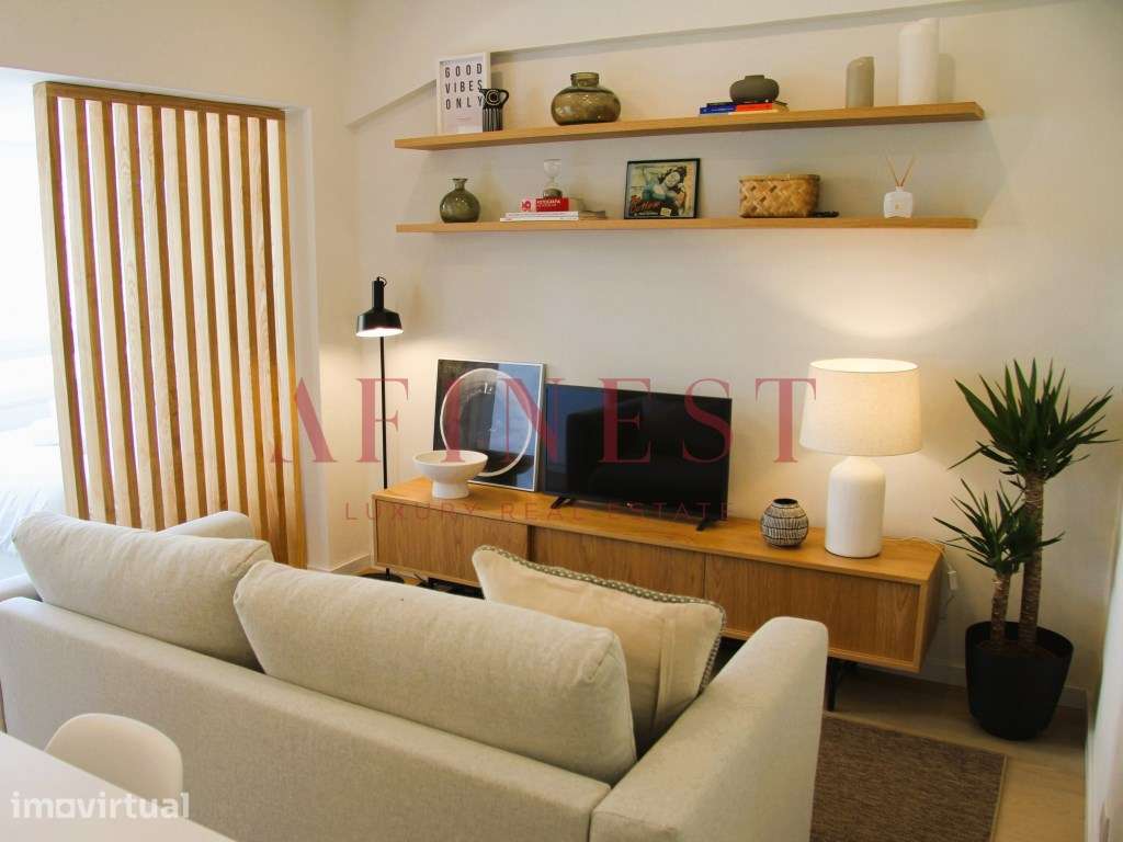 APARTAMENTO MOBILADO EM SESIMBRA EM CIMA DO MAR - Grande imagem: 2/23