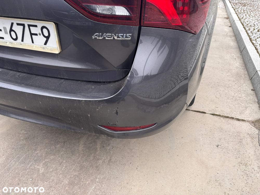 Toyota Avensis - 11
