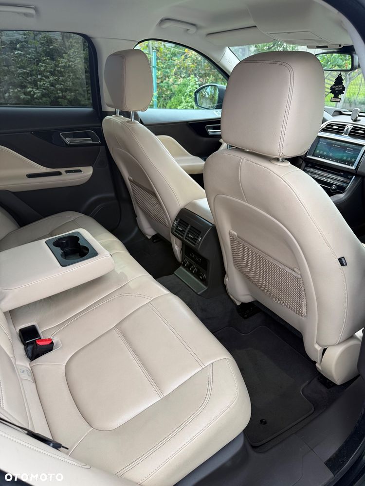 Jaguar F-Pace 2.0 i4D AWD R-Sport - 11