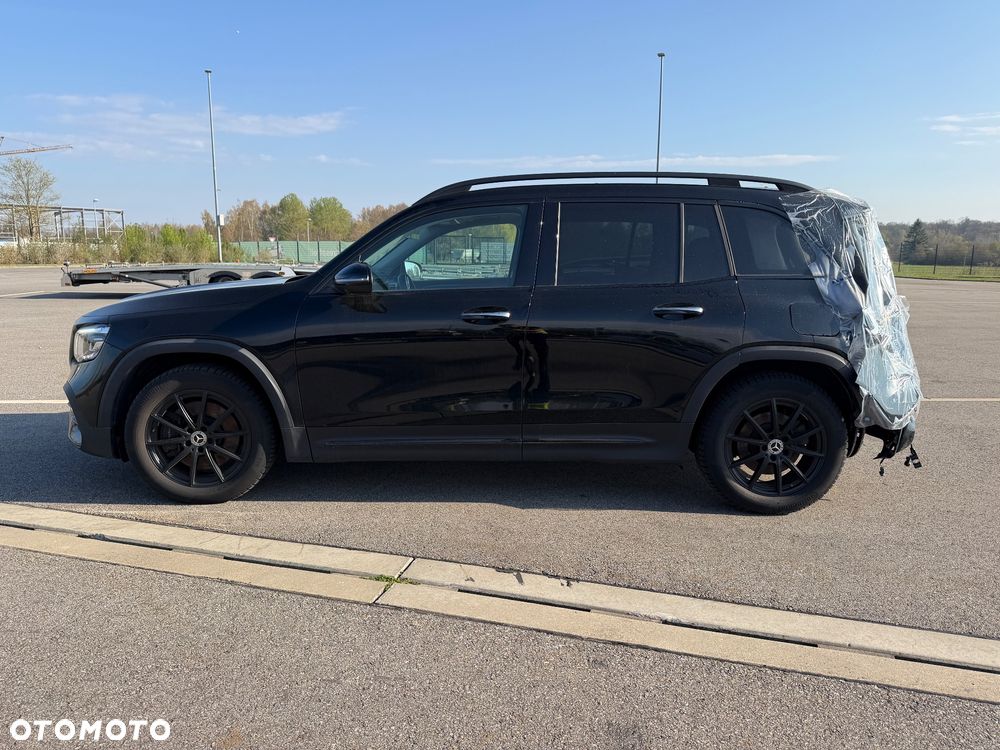 Mercedes-Benz GLB - 12