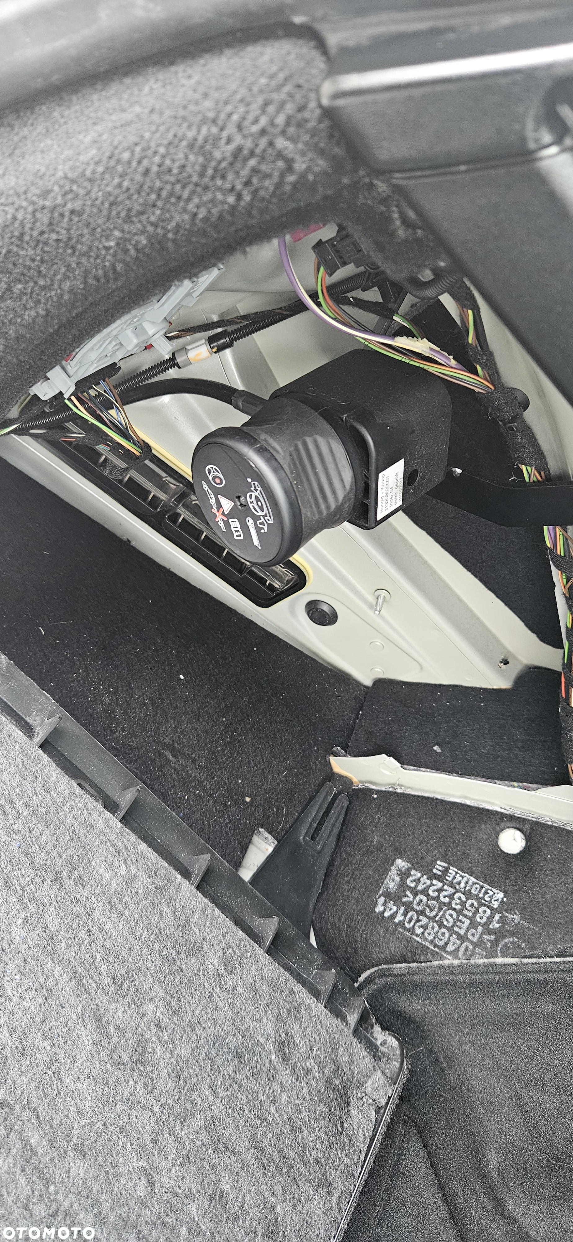 Mercedes-Benz Klasa C 180 T CGI Automatik BlueEFFICIENCY Avantgarde - 39