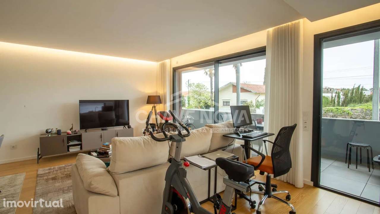 Apartamento T2 em Rés do Chão elevado Madalena, perto da Linha Férrea - Grande imagem: 3/27