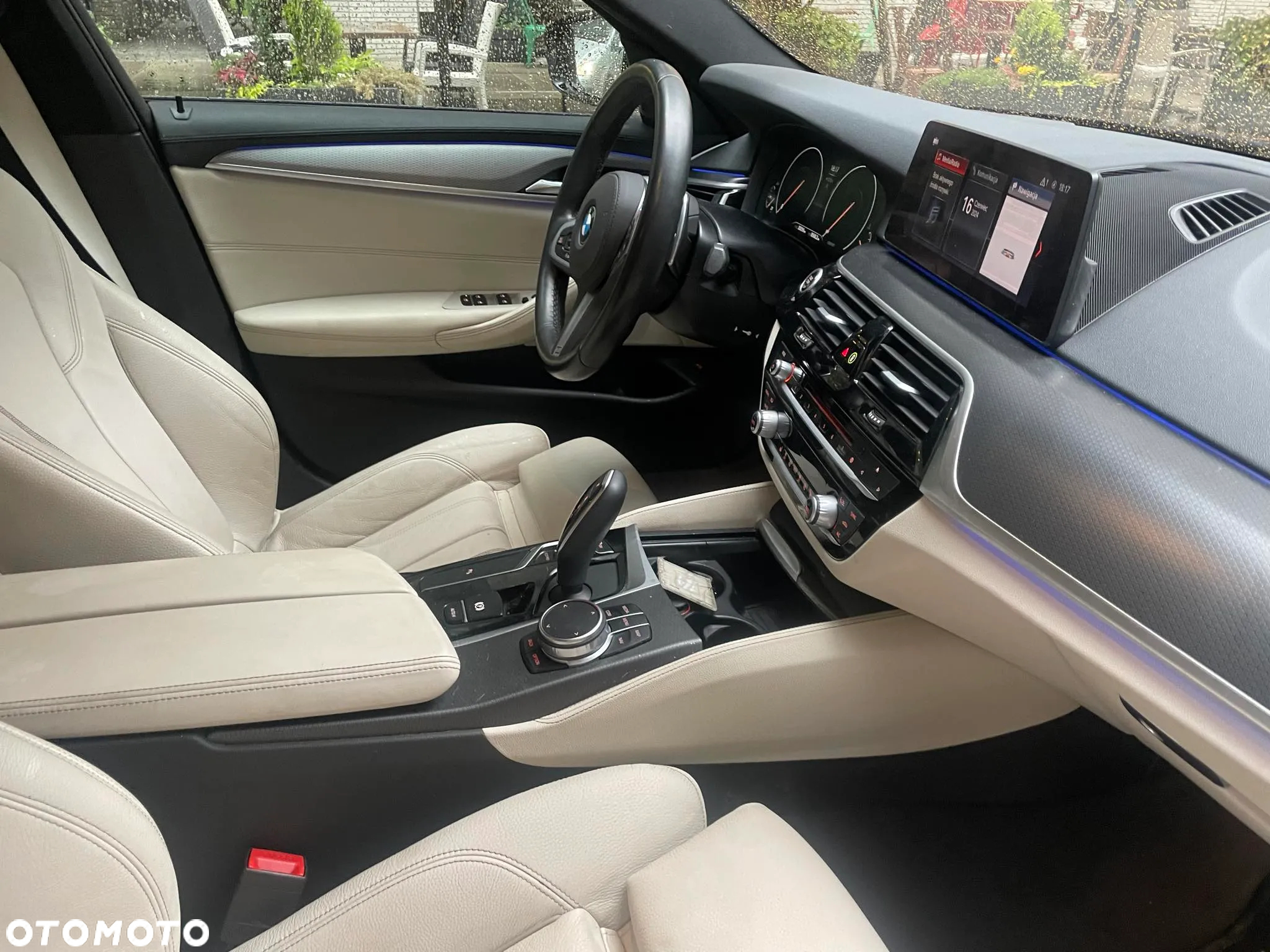 BMW Seria 5 520i - 11