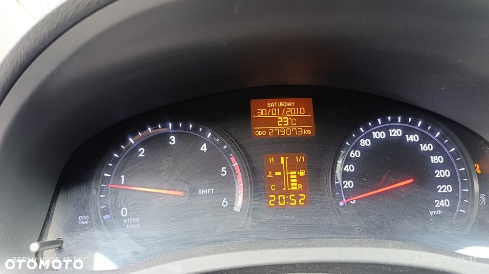 Toyota Avensis - 8
