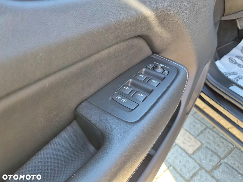 Volvo XC 60 D4 Geartronic Inscription - 16