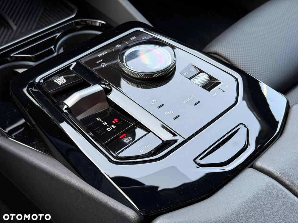 BMW Seria 5 520d - 24