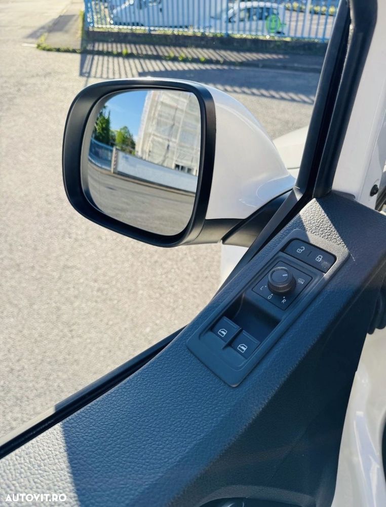 Volkswagen Caravelle T6 2.0 TDI LR Comfortline 4M - 11