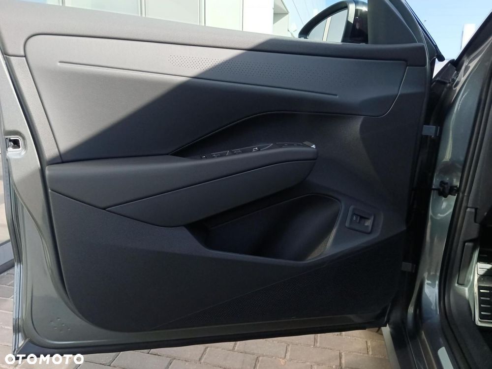 Volkswagen T-Roc - 17