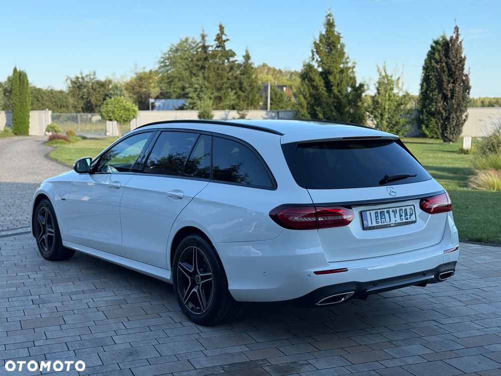 Mercedes-Benz Klasa E 300 de AMG - 9