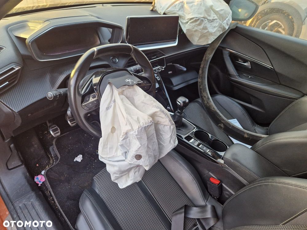 Peugeot 2008 - 5