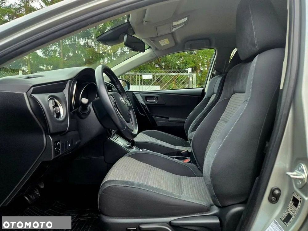 Toyota Auris 1.8 HSD Prestige - 16