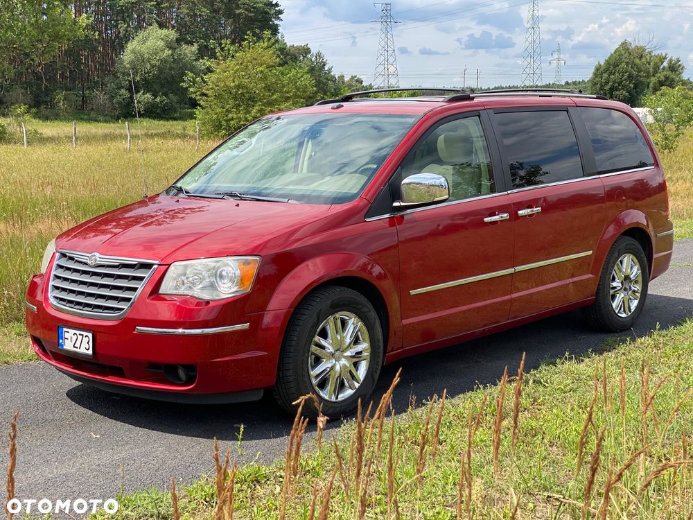 Chrysler Town & Country - 1