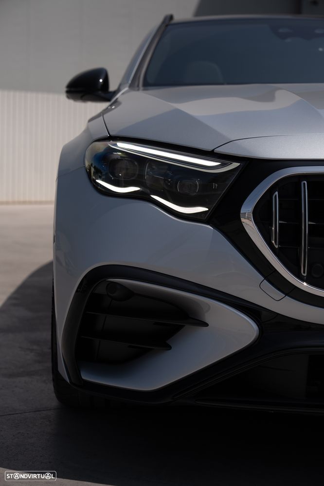 Mercedes-Benz E 53 AMG Hybrid 4Matic+ - 36