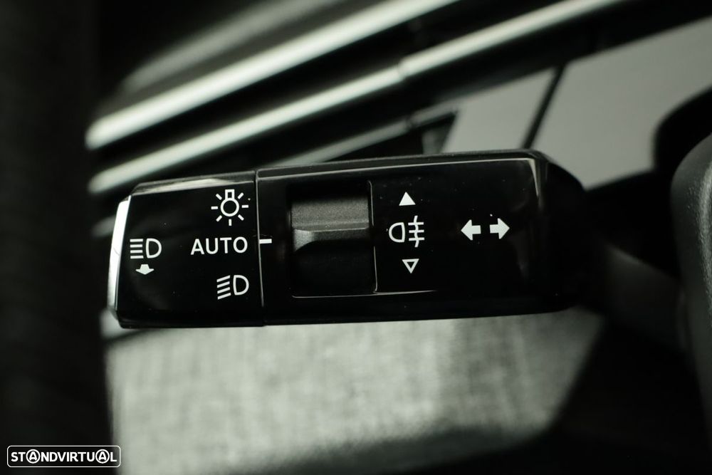 Peugeot 3008 1.2 Hybrid Allure e-DCS6 - 17