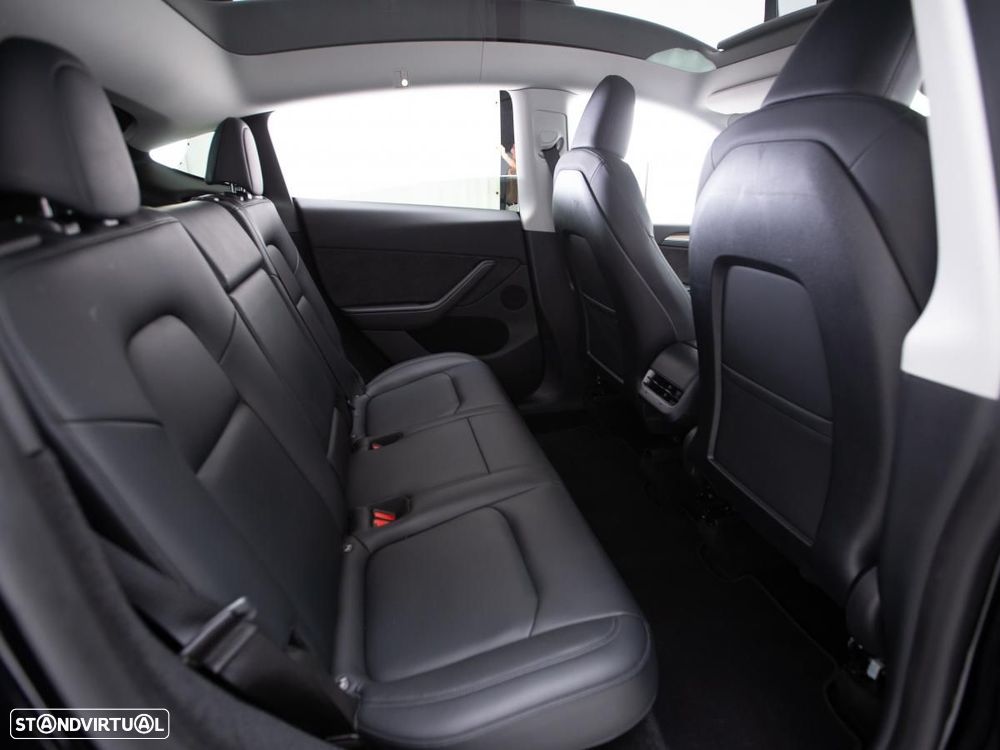Tesla Model Y Long Range Dual Motor AWD - 13