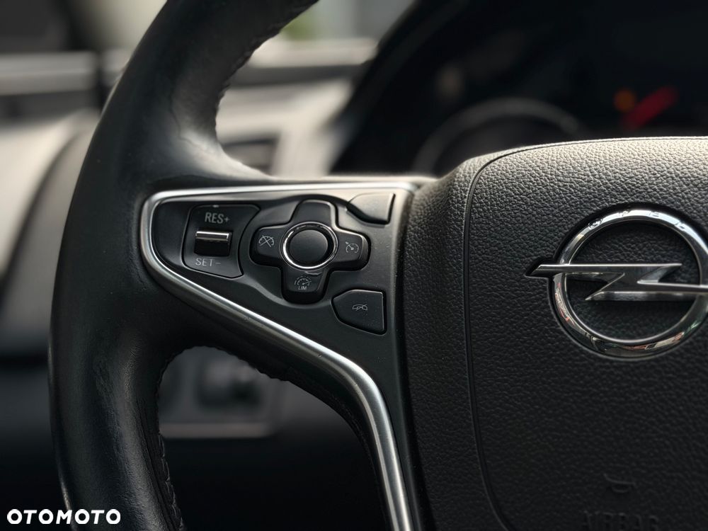 Opel Insignia - 23