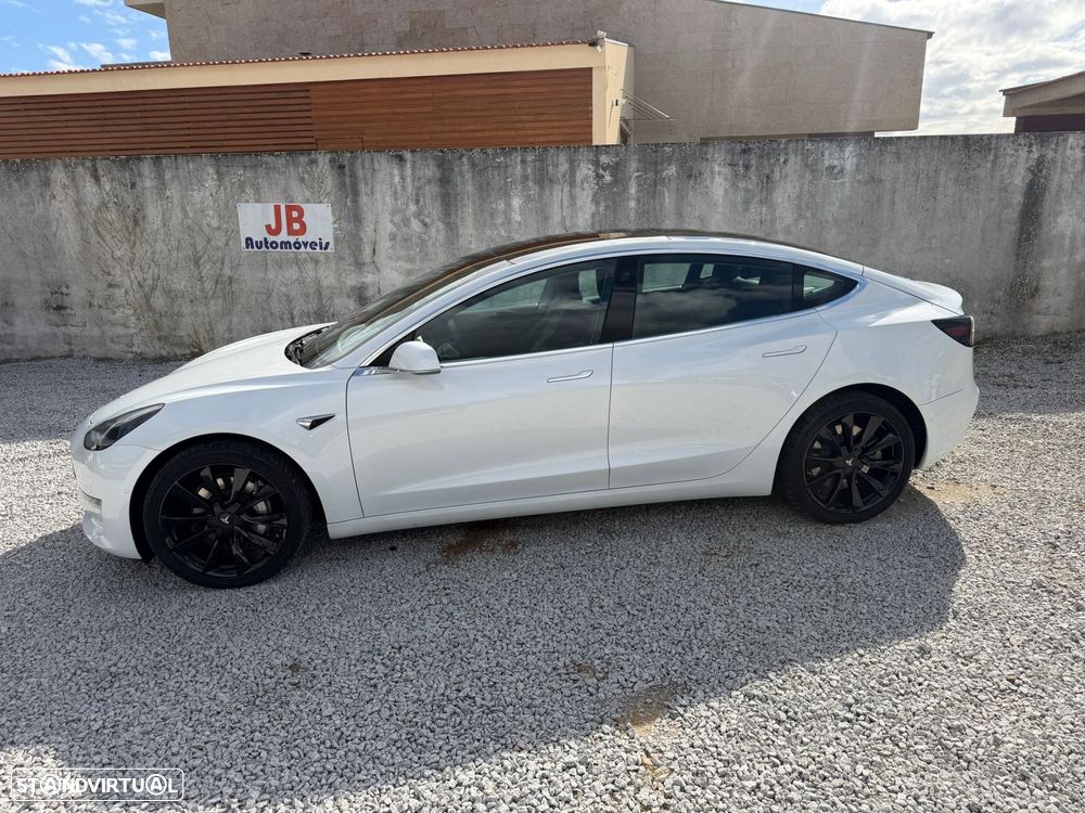 Tesla Model 3 - 5