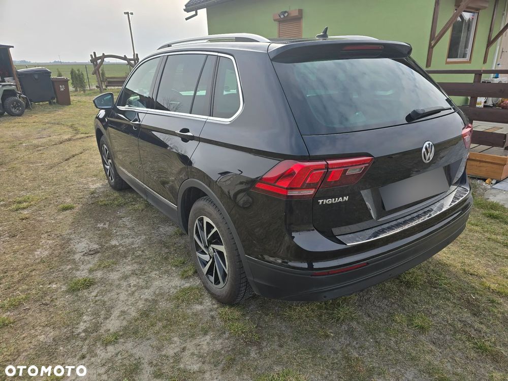 Volkswagen Tiguan ver-2-0-tdi-scr-bluemotion-technology-dsg-trendline - 4