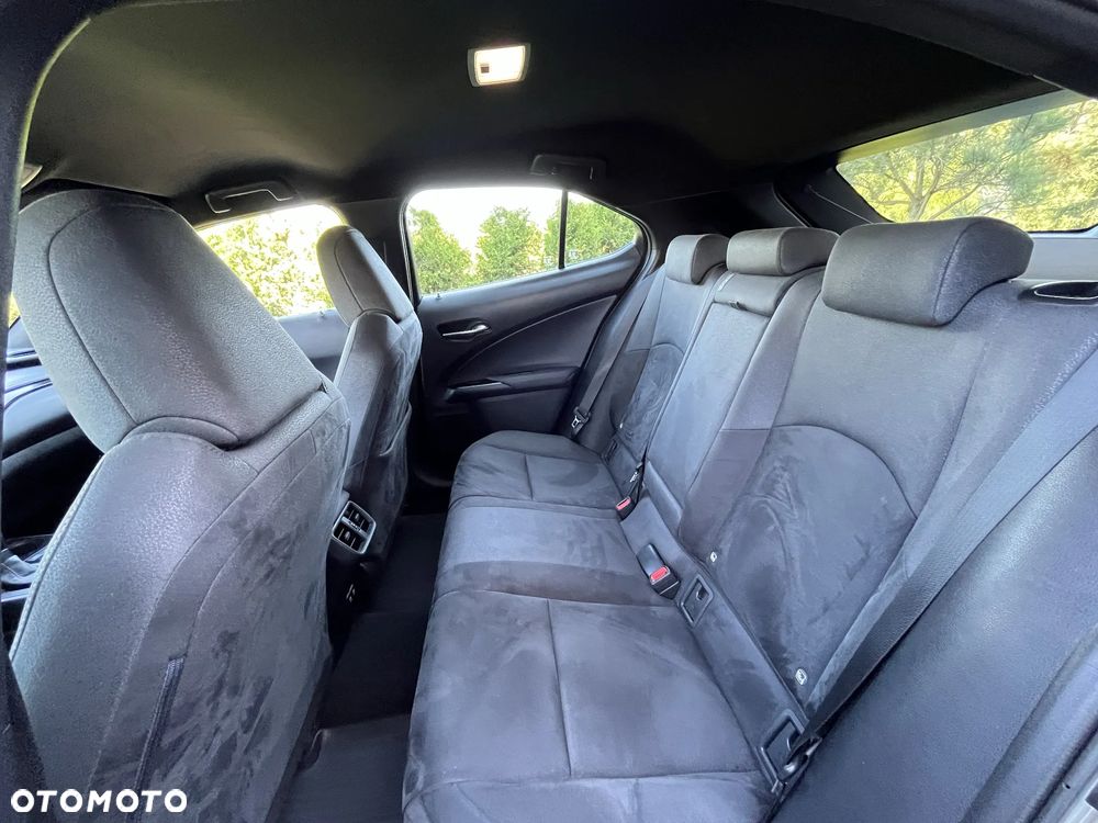 Lexus UX - 20