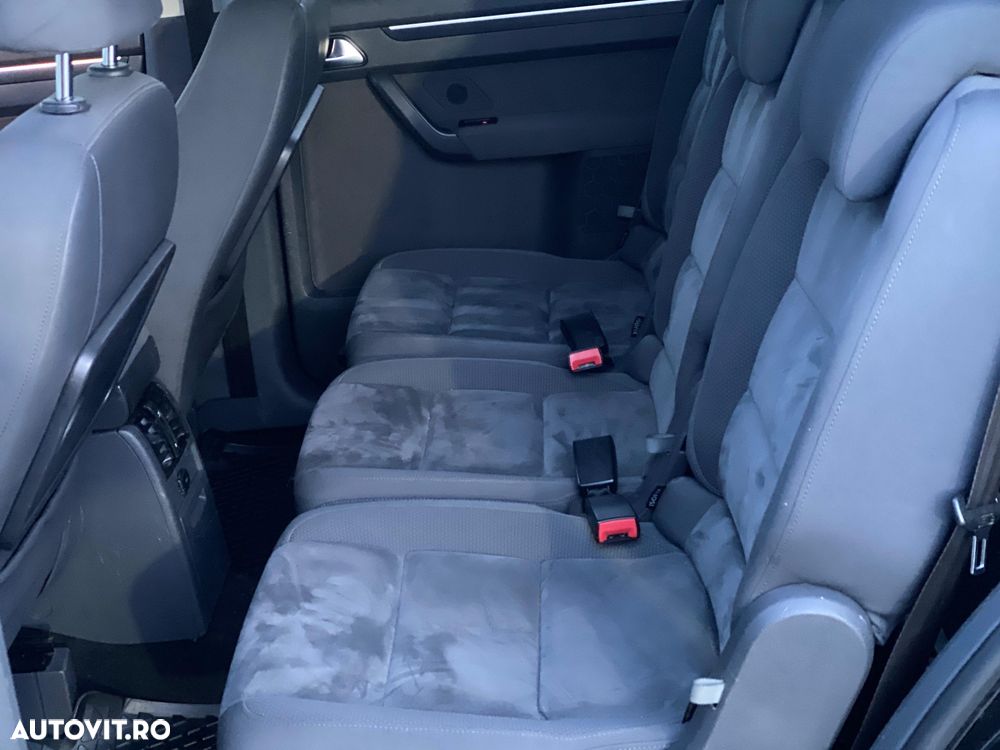 Volkswagen Touran 2.0TDI Highline - 7