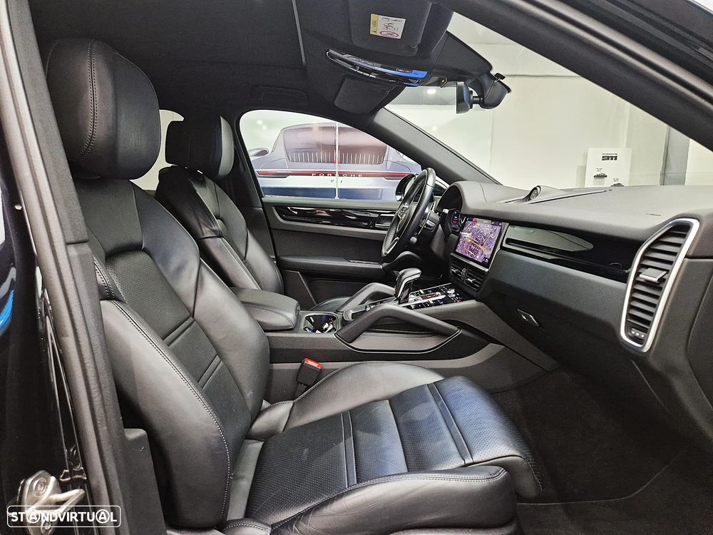 Porsche Cayenne Coupé E-Hybrid - 25