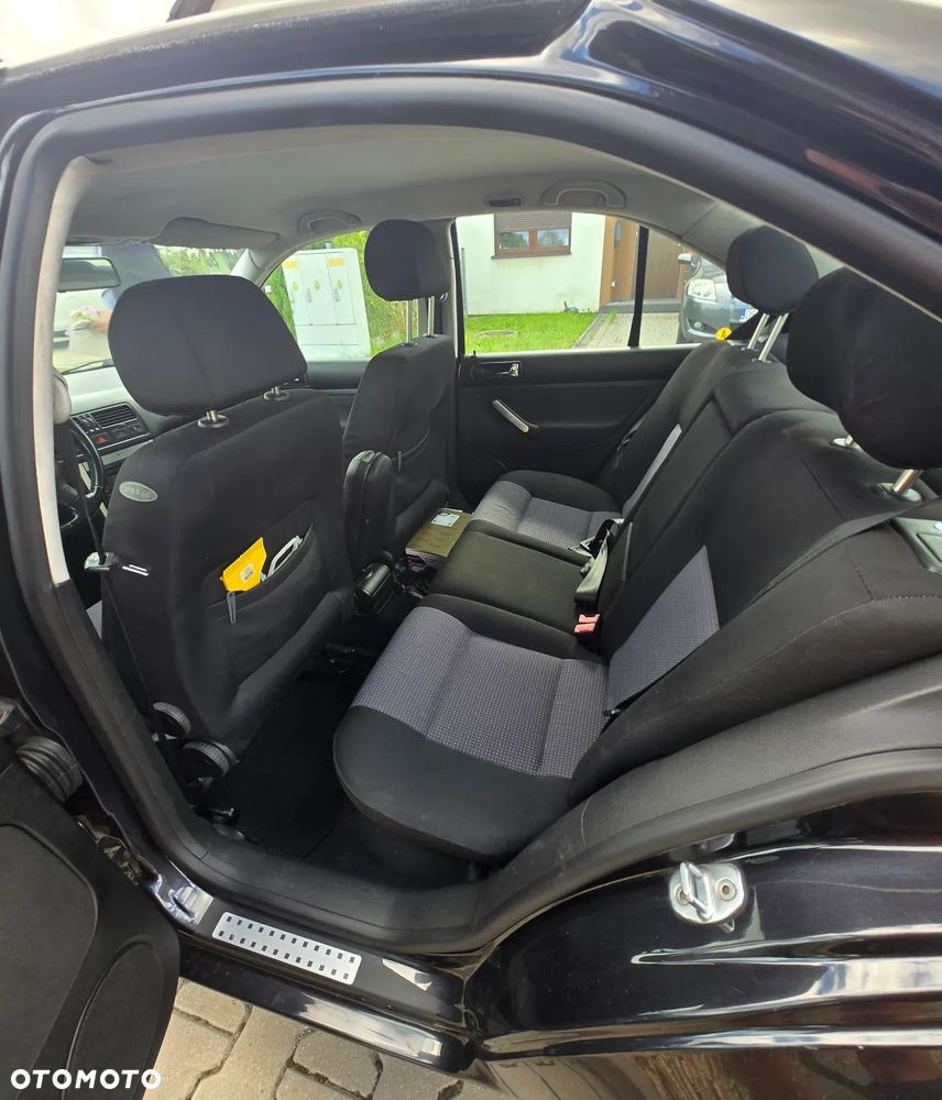 Volkswagen Bora 1.9 TDI 4 Mot Highline - 11