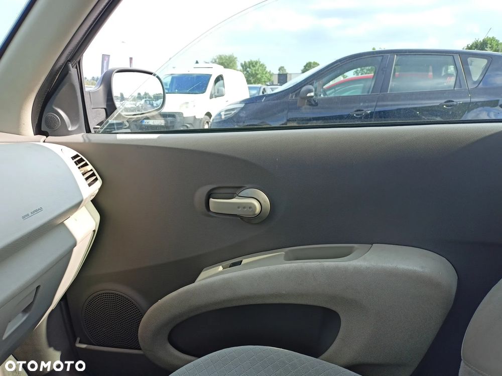 Nissan Micra - 13