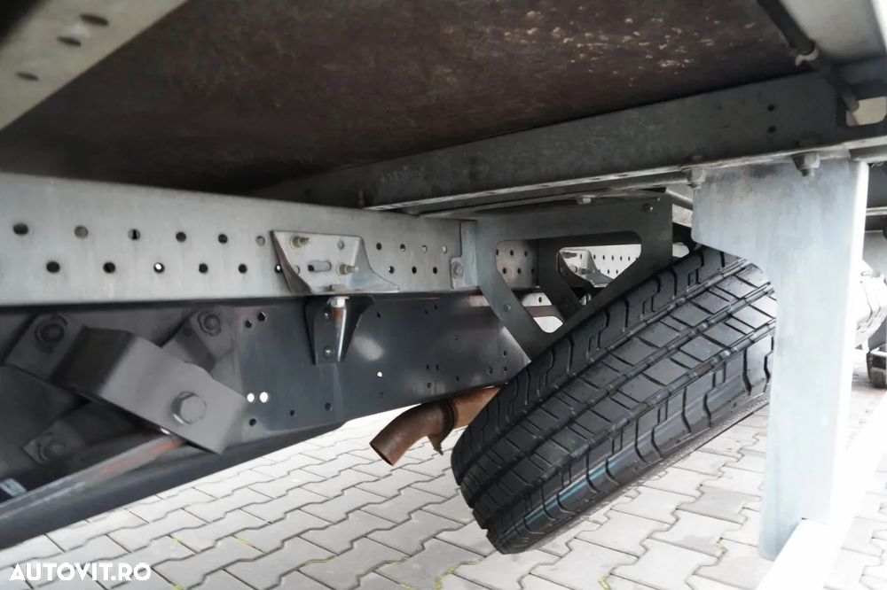 Iveco DAILY 35-160 / 4.3 M CONTAINER / TAIL / TWIN GVWR: 3500 KG / 2022 - 19