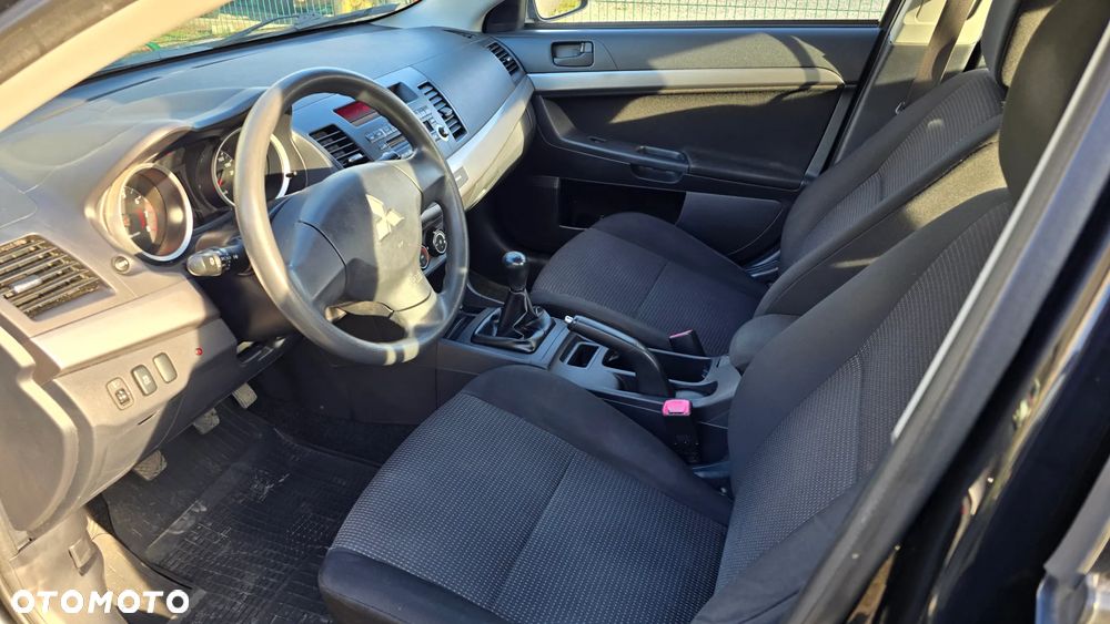 Mitsubishi Lancer 1.6 Invite - 14