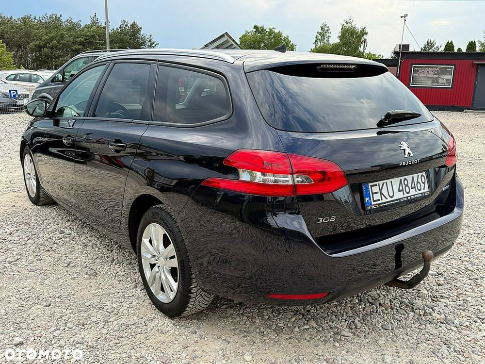 Peugeot 308 - 8