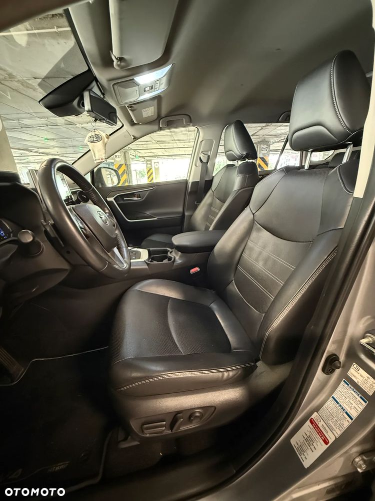 Toyota RAV4 - 8