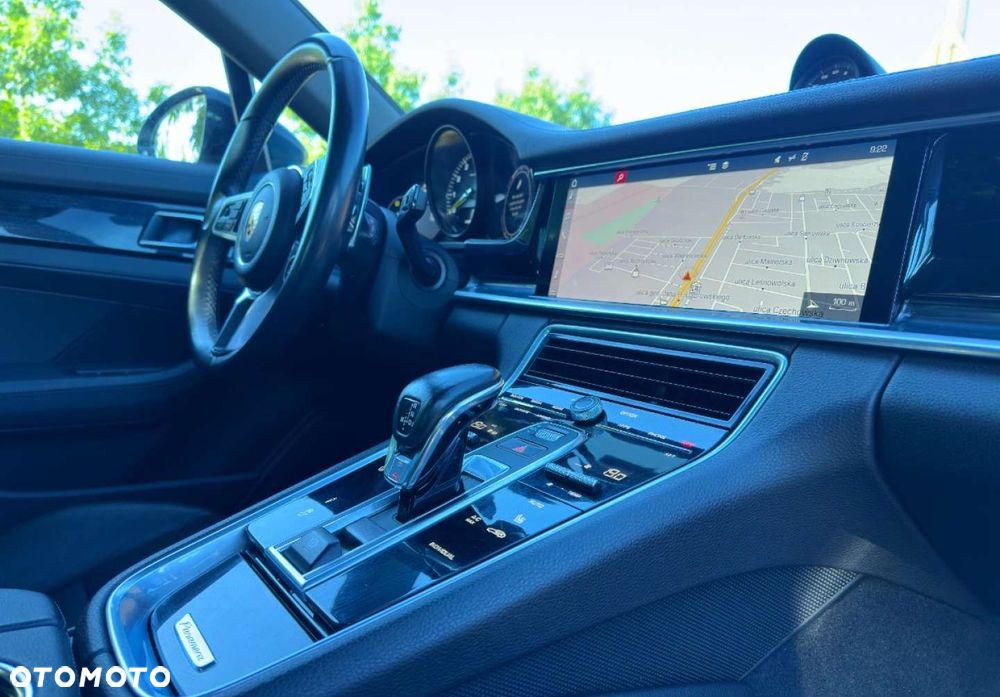 Porsche Panamera - 16