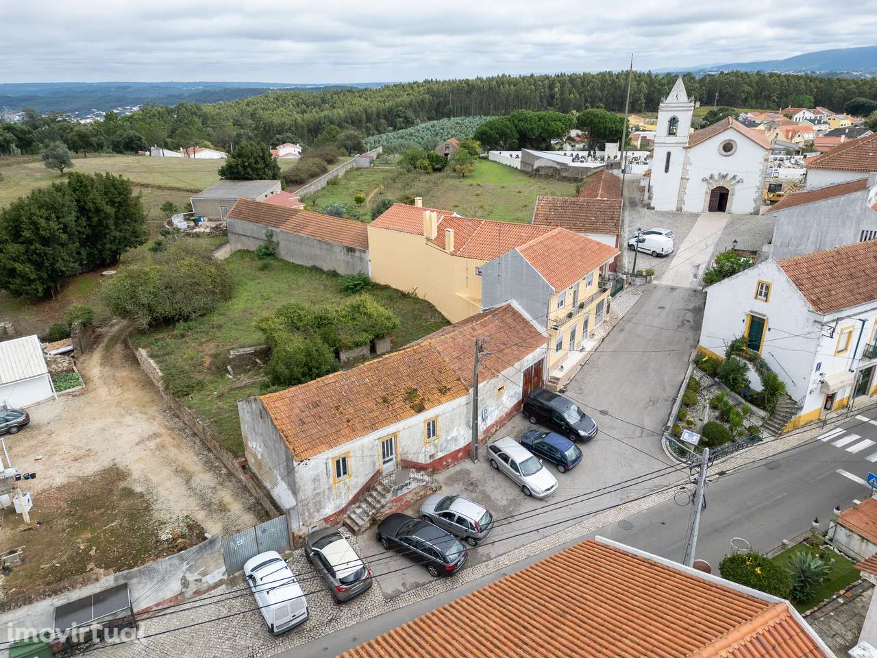 Moradia T3 para recuperação com terreno em Vestiaria - Alcobaça - Grande imagem: 5/11