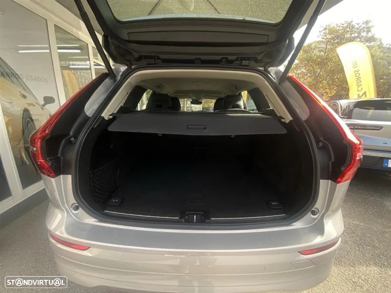 Volvo XC 60 2.0 B4 Momentum Plus - 18