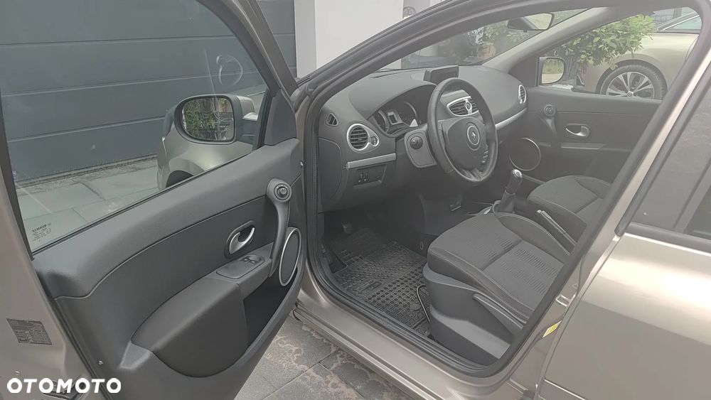 Renault Clio - 7