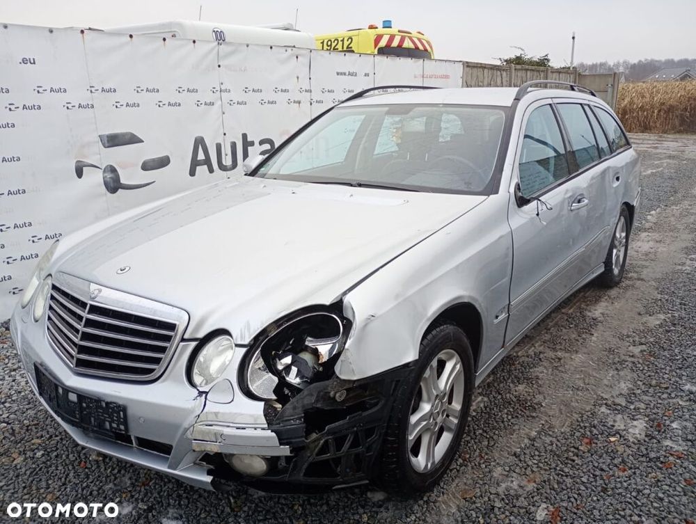 Mercedes-Benz Klasa E 220 CDI Avantgarde DPF - 4